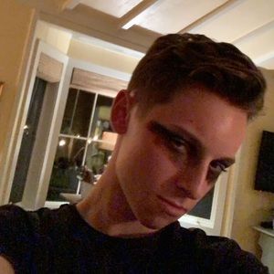 Meet your Posher, Enzo